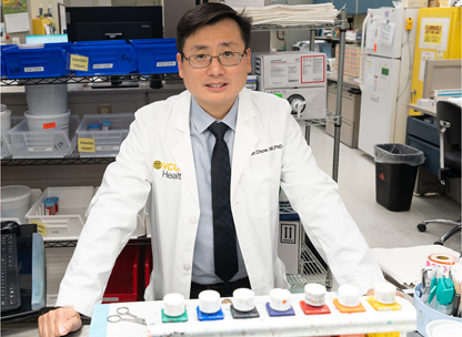 The doctors of the lab: Woon Chow brings us into medicine’s diagnostic nerve center